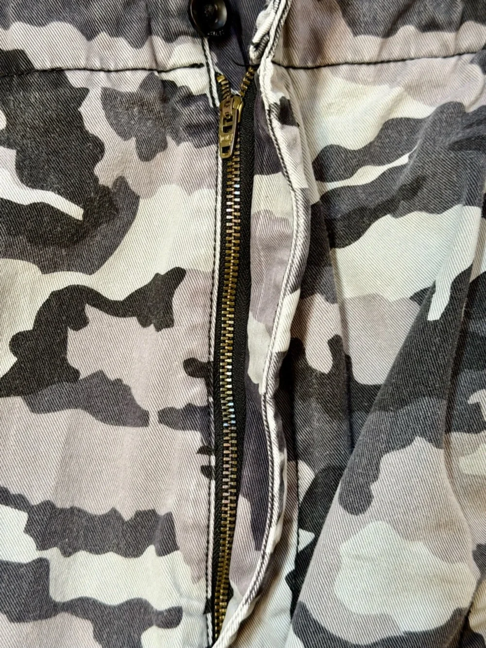 Levi's Men's Cargo Shorts Gray & Black Camo Sz‎ 40